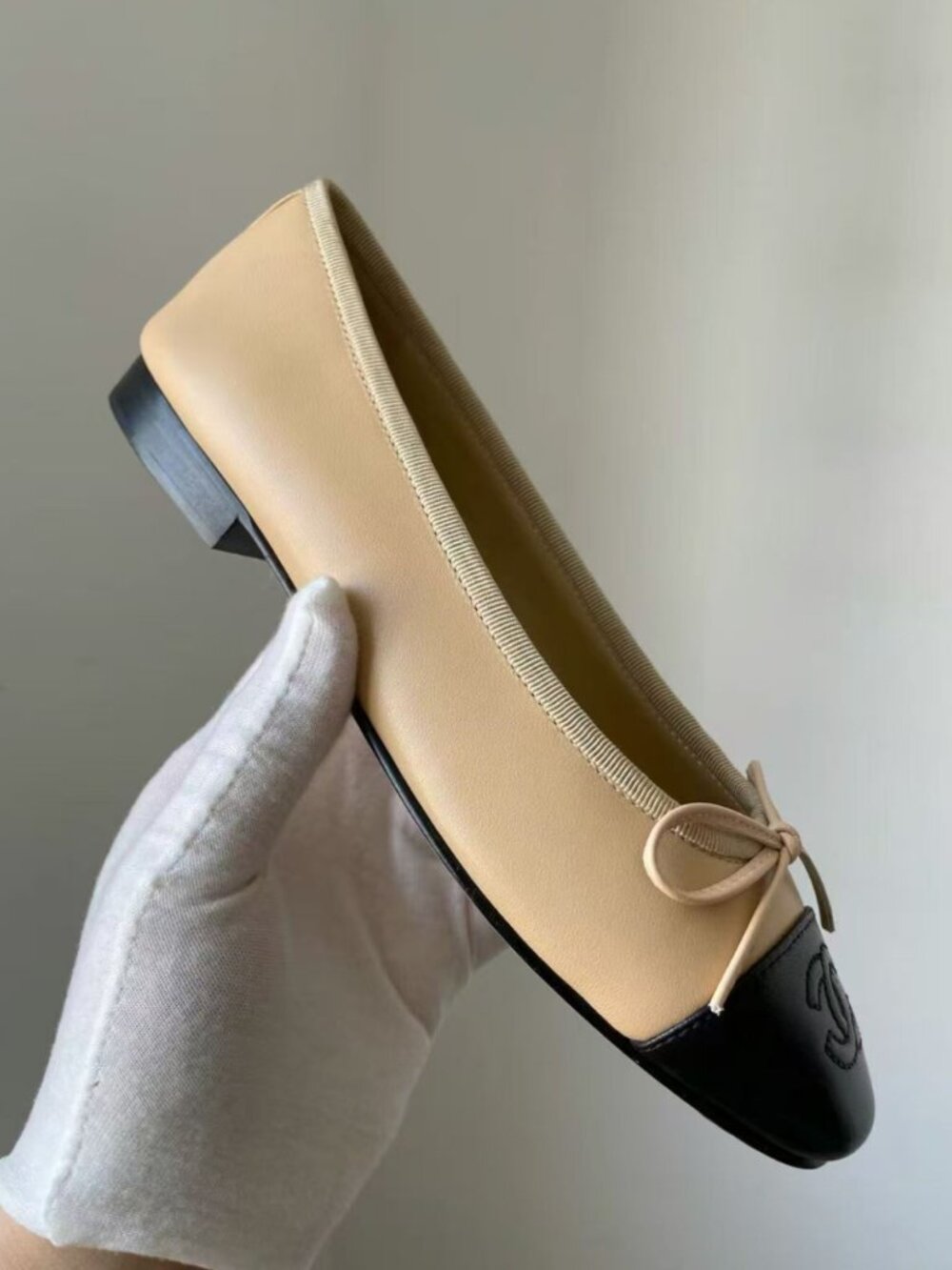 CHANEL Beige & Black CC Ballet Flats - Picture 3 of 8